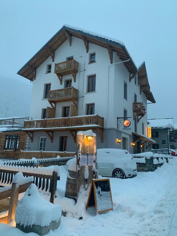 Hotel Restaurant Eden エヴォレーヌ エクステリア 写真